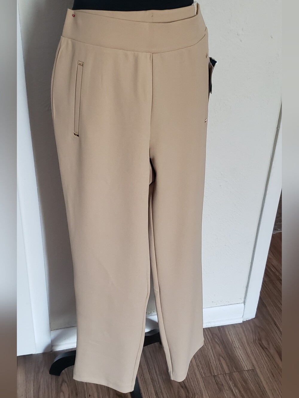Michael Kors Straight-Leg Ankle  Pull-On Pants in Beige - Classic Everyday Style